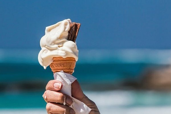 Secara umum, lebih baik membuat es krim sendiri dari produk dan bahan yang sudah terbukti (Foto: pixabay.com)