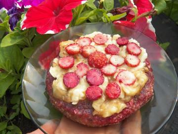 Syroedchesky cake strawberry-pisang tanpa kue