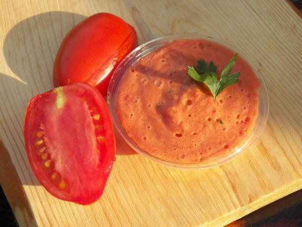 Syroedcheskaya pasta tomat