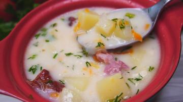 Sup sederhana dengan keju asap produk, seperti kecepatan dalam memasak dan rasa