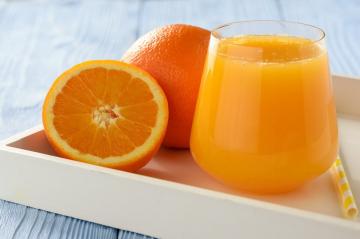 Cara memeras jus jeruk tanpa juicer