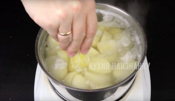 Pangsit dengan kentang: resep di mana Anda tidak ingin mengubah apa pun