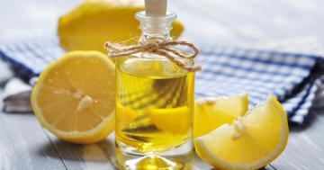 Hati sepatu dan racun vaskular dari minyak zaitun dan jus lemon