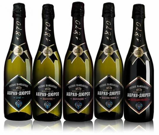 Champagne "Abrau-Durso" - tempat ketiga di posisi tiga dalam pendapat para ahli Roskontrolya.