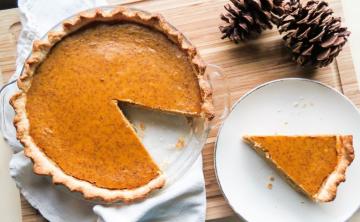 Cara memanggang Edwardian pumpkin pie
