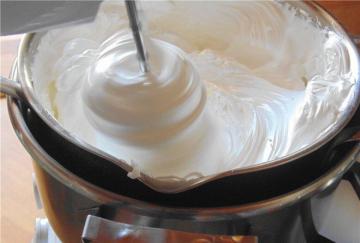 Krim kue "meringue basah." tanpa minyak