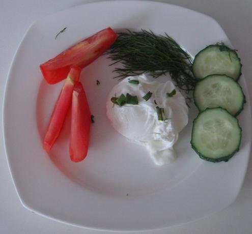 Gambar yang diambil oleh penulis (telur dengan sayuran di piring)