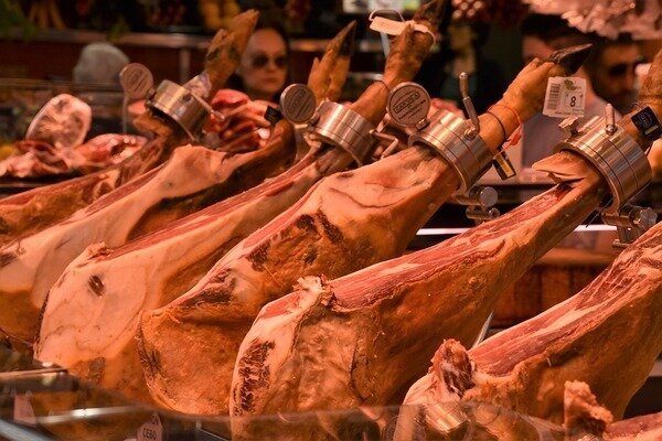 Beli jamon dan makanan lezat lainnya di lokasi tepercaya (Foto: Pixabay.com)