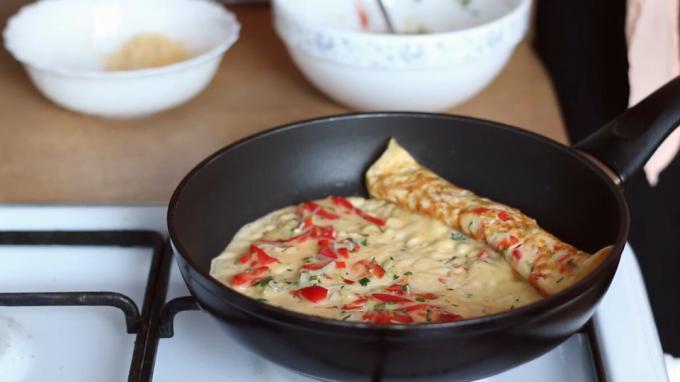 Tambahkan omletnoy massa baku