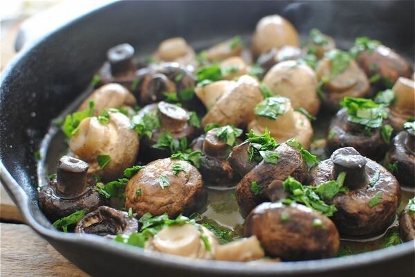 Jamur goreng menimbulkan ketegangan yang serius pada tubuh (Foto: bevcooks.com)