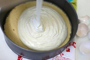 Cream "susu Burung" untuk kue dan kue kering. Lembut dan lezat