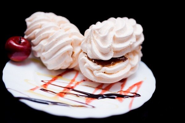 Keuntungan dari meringue adalah minimum produk (Foto: sevpekar.ru)