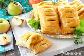 Puff pastry dengan apel