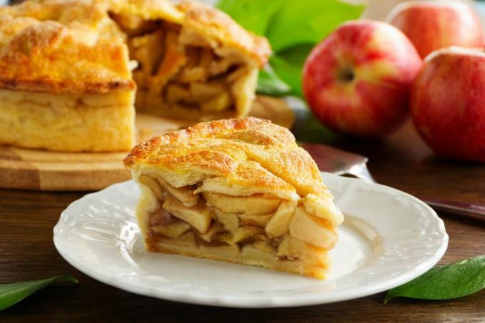 apple pie Amerika. Di luar, garing adonan, dalam - apel. Foto - Yandex. gambar