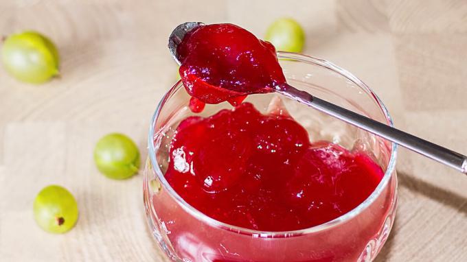 Gooseberry jelly dengan raspberry