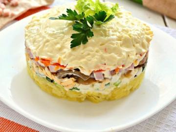 Salad Vechinoy dengan keju dan jamur: begitu lezat bahwa tidak mungkin untuk melepaskan diri!