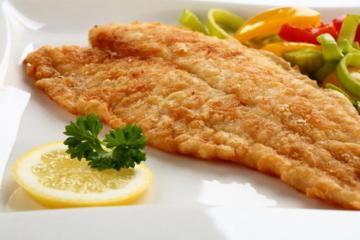 Ikan dalam adonan pada resep baru. Menyapu jauh dari hal pertama tabel!