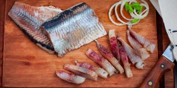 Cara acar ikan herring lezat, dan hanya cepat?