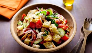 Italia salad "panzanella". Sangat merekomendasikan!