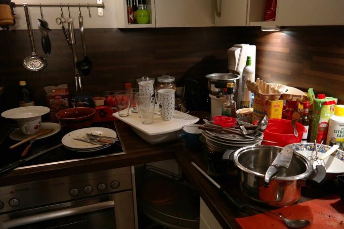 Dapur setelah pesta makan malam. Foto - Hans