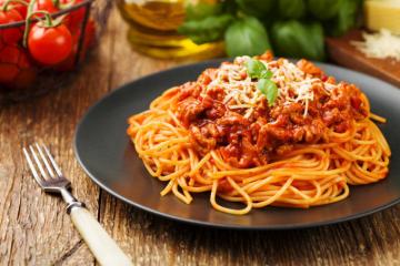 Spaghetti "Bolognese". Enak daripada restoran!